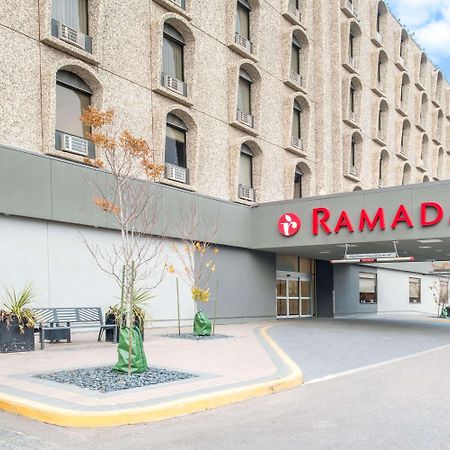 Ramada By Wyndham Saskatoon Hotel Bagian luar foto